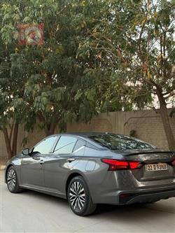 نیسان ئەلتیما